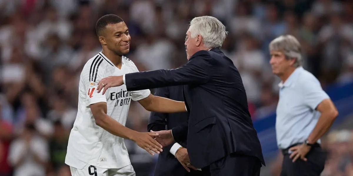 Ancelotti se cansó de las preguntas de los periodistas acerca de los viajes de Mbappé. Foto: X