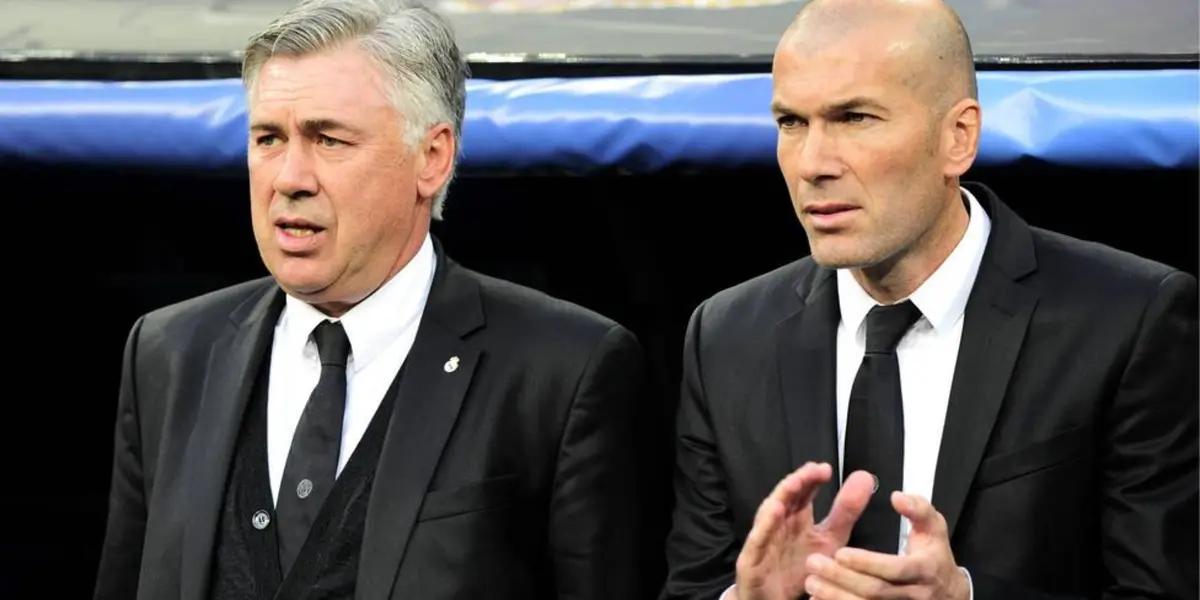 Ancelotti y Zidane juntos en el banquillo de suplentes.