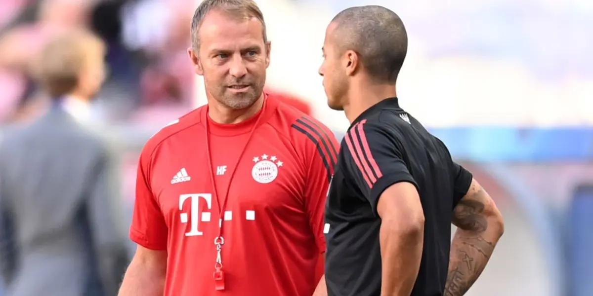 Hansi Flick y Thiago Alcántara / Foto: Bayern Múnich