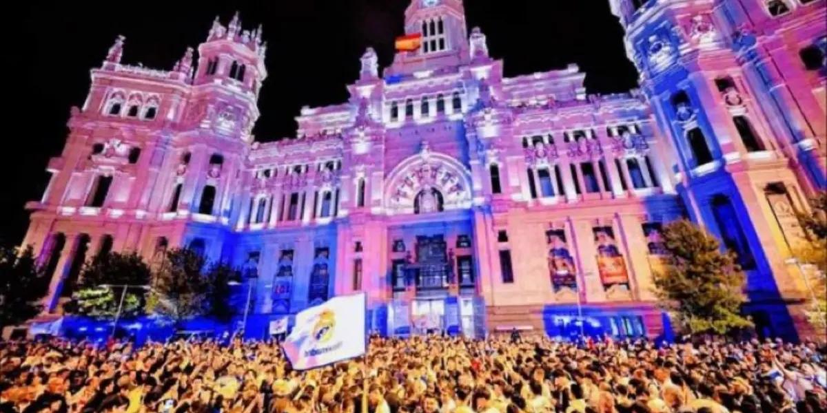 Hinchas del Real Madrid festejando el título