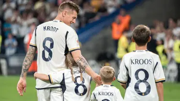 Kroos se emocionó al ver a sus hijos en el Santiago Bernabéu.