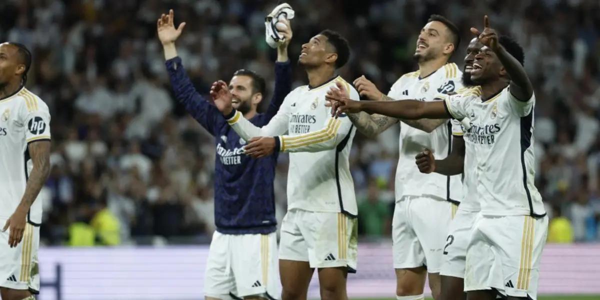 Real Madrid celebrando el triunfo al Cádiz