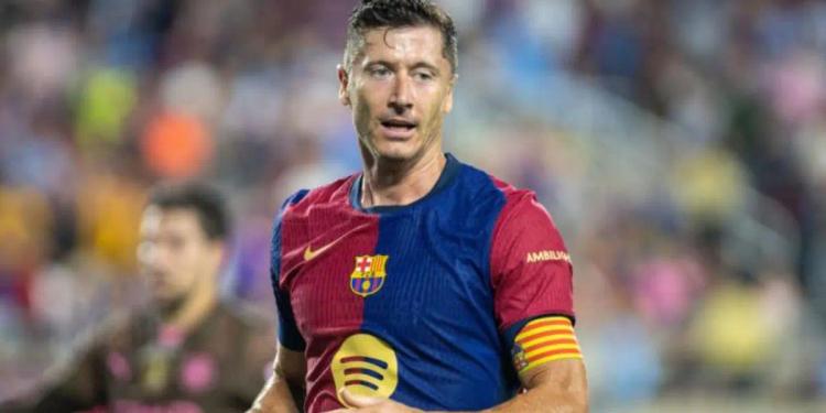 Lewandowski molesto, las 2 operaciones que está haciendo el FC Barcelona en el mercado