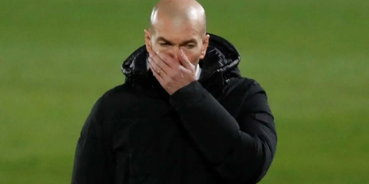Zinedine Zidane estaría muy preocupado por la posible salida del futbolista y le pediría a Florentino Pérez que haga lo imposible por retenerlo.