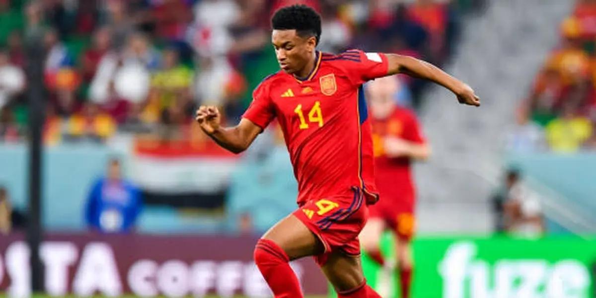 Alejandro Balde lució participativo en el cotejo de España ante Escocia, pero no es ni la sombra que del FC Barcelona