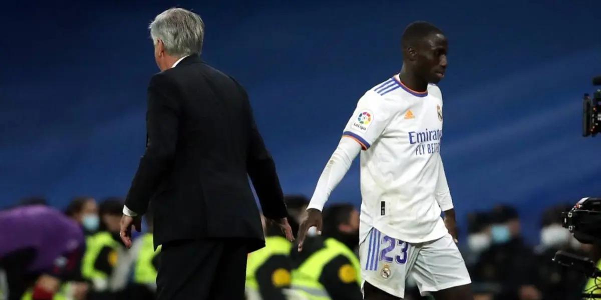 Carlo Ancelotti y Ferland Mendy.