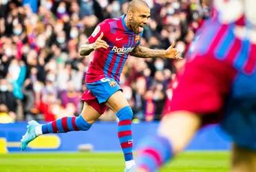 Dani Alves disputará el mismo torneo que Ronaldinho en prisión y mira la cancha que tuvo luego de pasearse por Europa