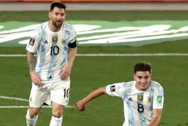 El conjunto inglés sabe que el futuro de Cavani está lejos del Manchester, por lo que pensó en Julián Álvarez para reforzar la delantera del equipo.