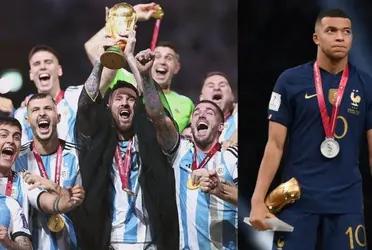 El cuadro francés aplaudió al cuadro argentino cuadro argentino cuando recibía la copa del mundo y además nunca se sacaron las medallas de segundo lugar.