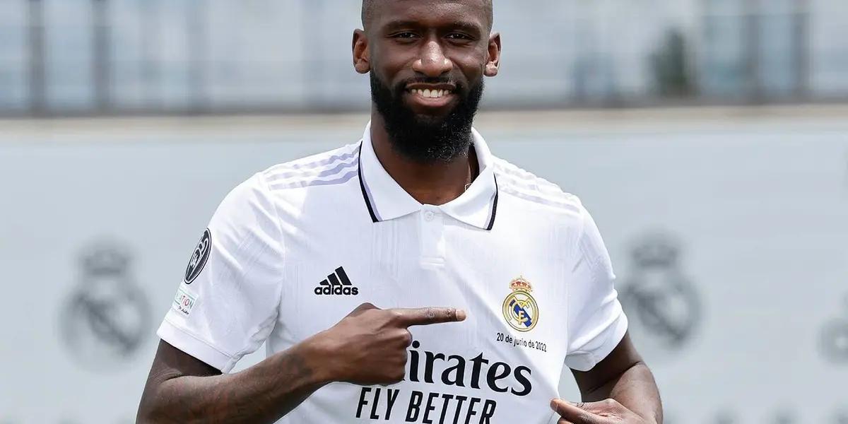 El defensor alemán no estará más vinculado a Nike y firmó con otra que se vincularía al Merengue.