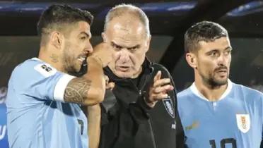 El entrenador argentino podría estar viendo sus últimos como DT de Uruguay