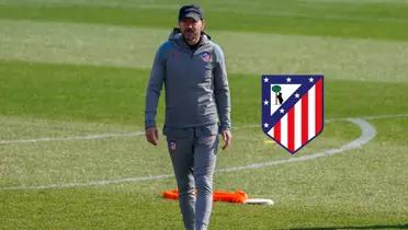 El entrenador del Atlético de Madrid empezó a tirar a portería en el entrenamiento previo al derbi madrileño
