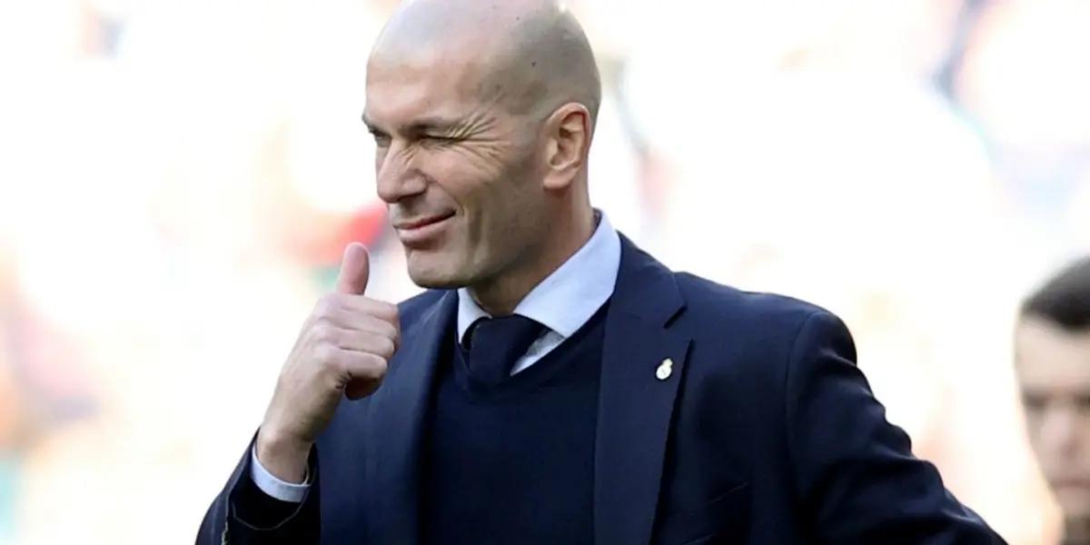 El entrenador francés se iría por voluntad propia a dirigir la Selección de su país.