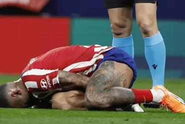 El futbolista neerlandés sumó una nueva lesión en el Atlético de Madrid y generó la preocupación de los fanáticos.
