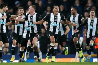 El nuevo súper club armado por los jeques árabes quiere imponer su fortuna y quitarles a los equipos españoles el delantero centro que ellos tenían pensado adquirir hace rato, a base de dinero el equipo ingles intentará llevárselo a su club y dejar a los grandes sin nada.