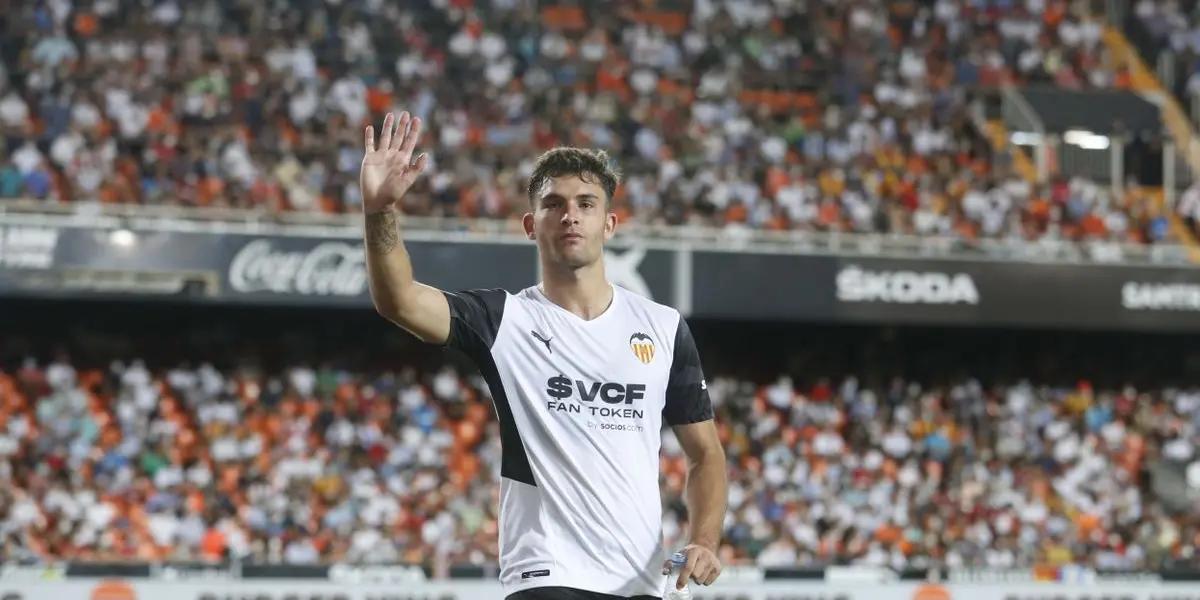 El Valencia cerró su primera contratación de cara a la próxima temporada. Hugo Duro, de 22 años, firmó con Valencia hasta el 30 de junio de 2026.