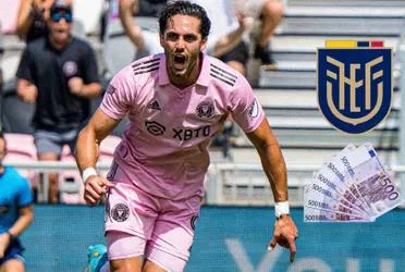 El Villarreal ya piensa en la próxima temporada y es por eso que quiere un nuevo delantero para reforzar su plantilla.