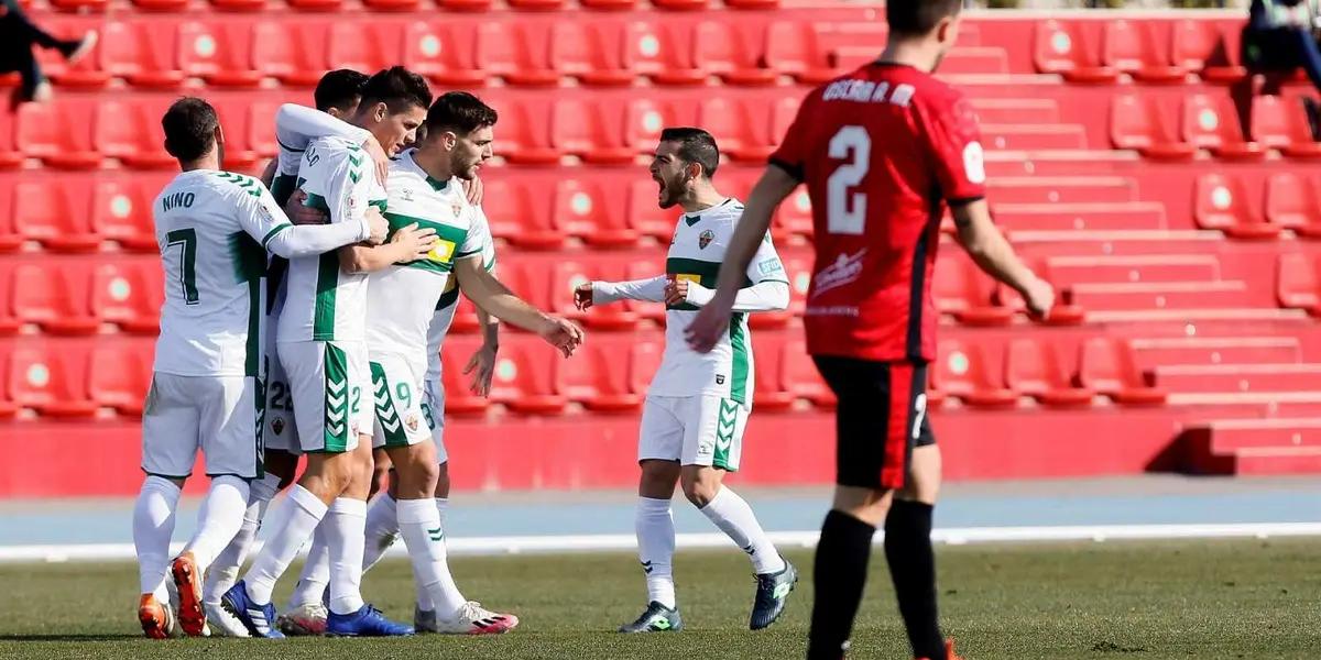 Elche le ganó tres a cero al Mallorca en el Estadio Manuel Martínez Valero por la 32ª jornada de La Liga Santander, así se despega de la zona de desceso y complica al Mallorca de cara al final de La Liga.