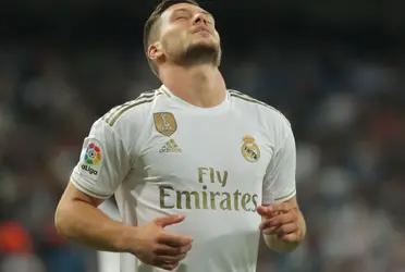 Finalmente le llego la hora de irse de la casa blanca al futbolista serbio, pero el equipo merengue espera recibir una buena parte de lo que invirtió en su día por él.