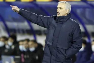 José Mourinho llevó a la Roma a una nueva final de competencia europea tras 31 años. El entrenador no pudo contener la emoción tras la clasificación y provocó la alegría de toda Roma. Además le envió un mensaje a la gente del Madrid.