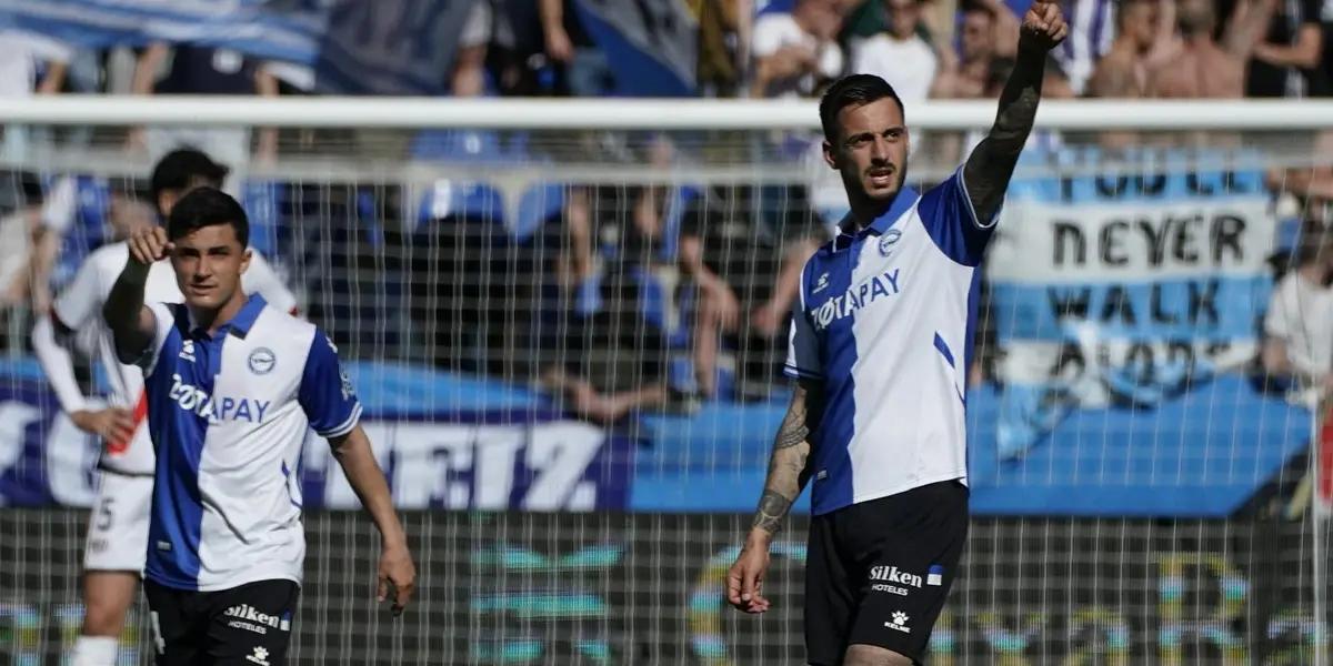 Joselu Mato, delantero que ha militado las tres últimas temporadas en el Alavés define su futuro entre el Espanyol, el Sevilla y el Celta de Vigo.