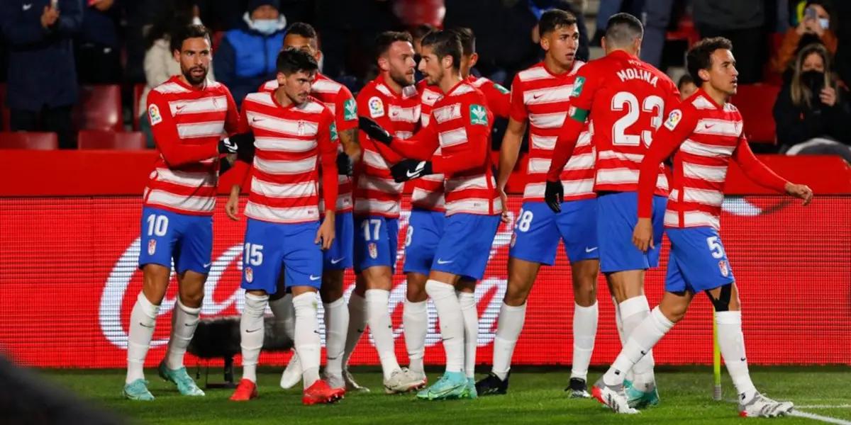 Jugadores del Granada celebrando un gol