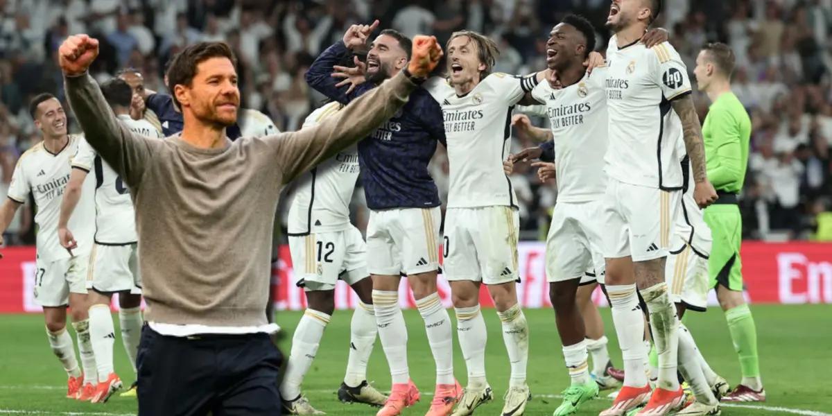Jugadores del Real Madrid y Xabi Alonso, entrenador del Bayer Leverkusen