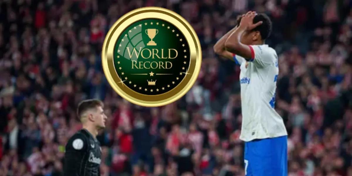 Lamine Yamal lamentándose tras errar una acción clara