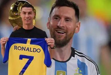Lionel Messi está en Florida de vacaciones y un hincha de Cristiano Ronaldo aprovechó para mostrarle la camiseta del Al-Nassr