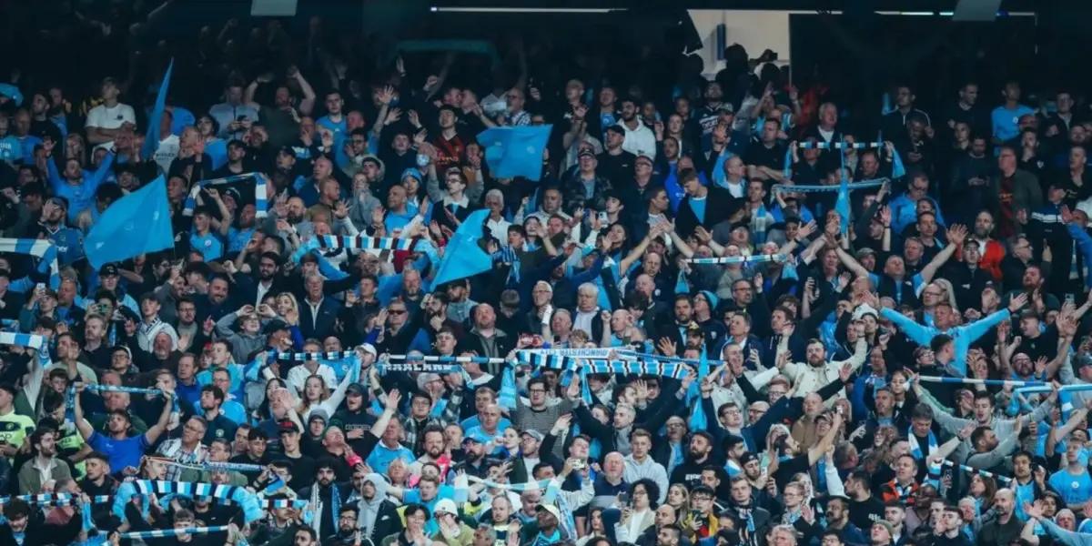 Los citizens sacaron un tifo con frase de oasis en referencia los lloros de Vinicius con el balón de oro