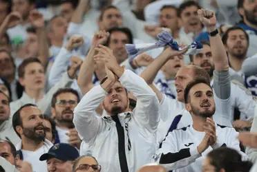 Los miles de hinchas que estuvieron presentes pudieron disfrutar de algo que jamás pensaron escuchar