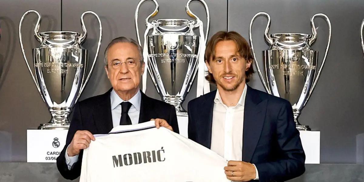 Luka Modric y Florentino Pérez del Real Madrid