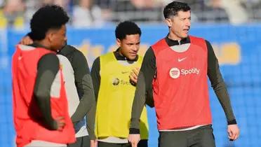 Mira lo que hacen Vítor Roque y Lewandowski luego de entrenar en el FC Barcelona