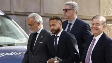 Neymar apareció en Barcelona y mira cómo quebró las ilusiones sobre su regreso