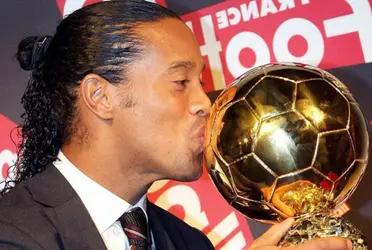 Ronaldinho es un ídolo en el FC Barcelona pero les dio un golpe bajo