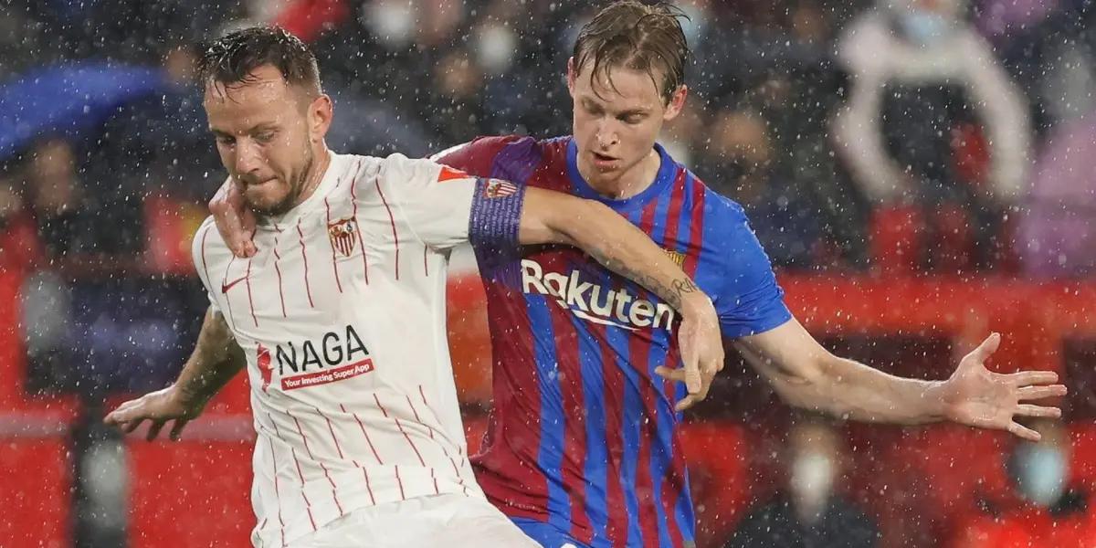 Se enfrentan en el Camp Nou el segundo y el tercero de LaLiga. Con la obligación de consolidarse en la zona de clasificación a UEFA Champions League se enfrentan Barcelona y Sevilla.