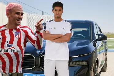 Si bien el inglés escogió un coche tope de gama, el Principito no se queda atrás y deslumbra con su carro por las calles de Madrid