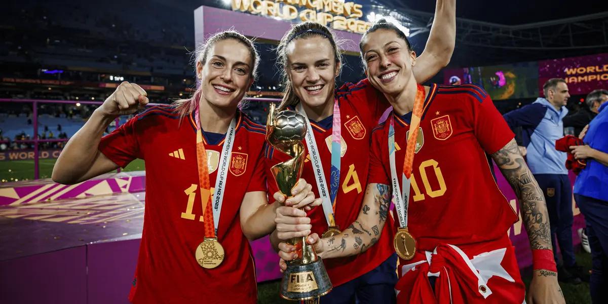 Tras consagrarse campeóna con España, la número 10 del seleccionado replicó una foto que dio la vuelta al mundo