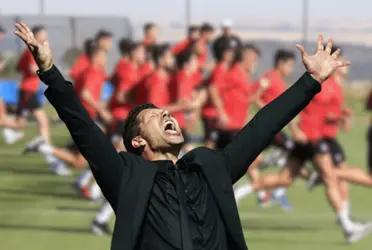 Un defensa canterano que ya se entrena con el primer equipo, dejó sorprendido a todo el cuerpo técnico colchonero