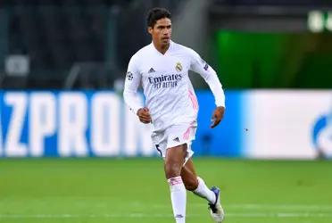Varane buscaría una salida del equipo.