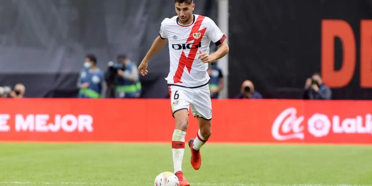 Villareal se anticipó a todos y cerró el fichaje de Santi Comesaña. El centrocampista revelación del equipo de Vallecas jugará en el submarino amarillo, por el cual se abonaron 4 millones de euros por su pase.