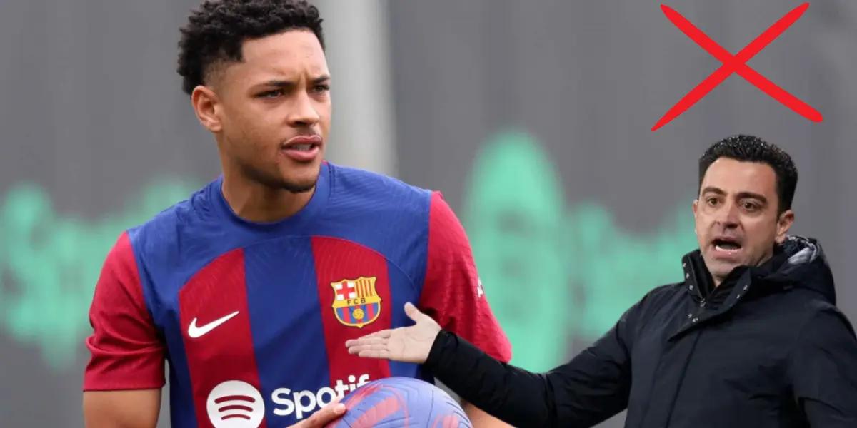 Vitor Roque con la camiseta del Barcelona. Xavi Hernández quejándose y una cruz de rechazo.