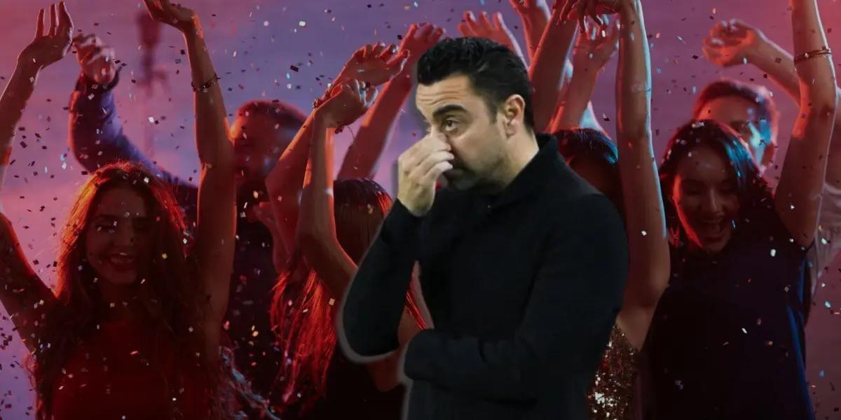 Xavi Hernández, entrenador del FC Barcelona, se muestra fastidioso.