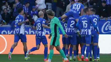 Deportivo Alavés festejando un gol ante Atlético Madrid