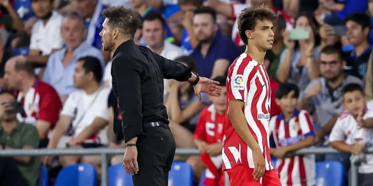 Joao Félix y Diego Simeone. (Foto: EFE)