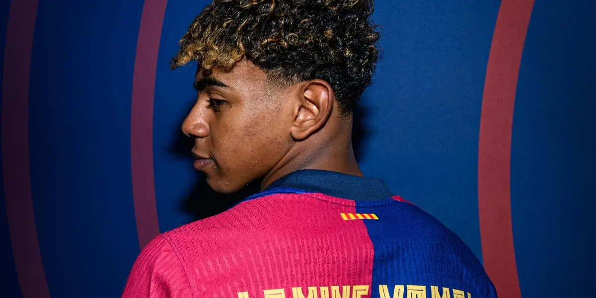 Lamine Yamal con la nueva camiseta del FC Barcelona. (Foto: FC Barcelona)