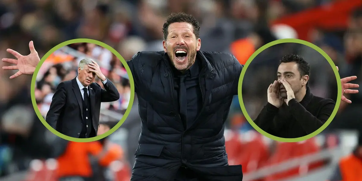 Simeone festejando un gol del Atlético, con Xavi y Ancelotti a sus costados.